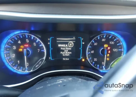 2017 Chrysler Pacifica Touring Plus z USA, uszkodzony, nr VIN 2C4RC1BG7HR768297